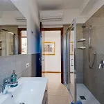 Guesthost - Portosole Attic - With Terrace And Private Parking San Remo