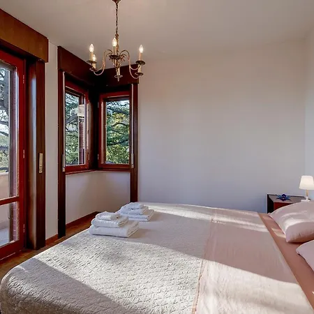 Apartament Portosole Attic - With Terrace And Private Parking