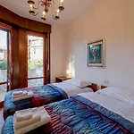 Guesthost - Portosole Attic - With Terrace And Private Parking 아파트 산레모