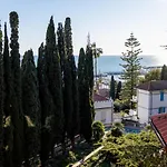 Guesthost - Portosole Attic - With Terrace And Private Parking 아파트 *