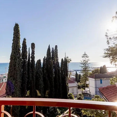 Portosole Attic - With Terrace And Private Parking Sanremo